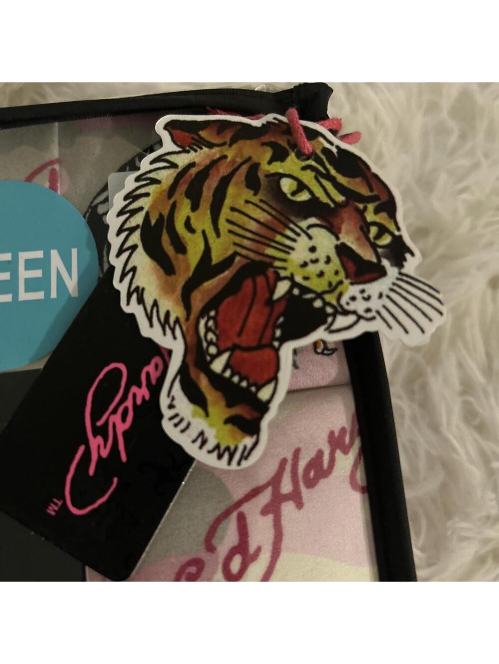 Ed Hardy Pink Gray Camo Sheet Set QUEEN Panthers Eagles Y2K w/4 Pillowcases NEW! - Picture 5 of 10